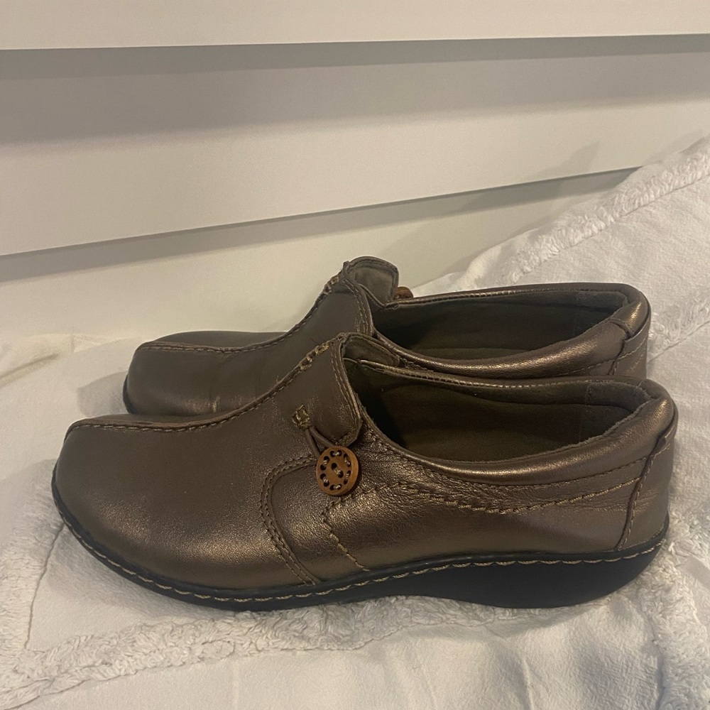 Clarks Ashland Flow Bronze Leather Comfort Loafers Women’s Size 8